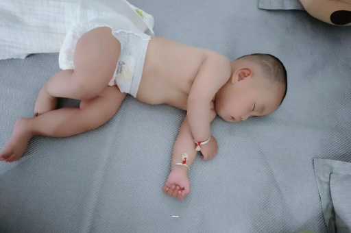 澄迈宝宝老打喷嚏怎么办